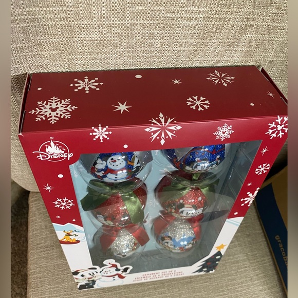 Disney winter ornament set - Picture 4 of 9